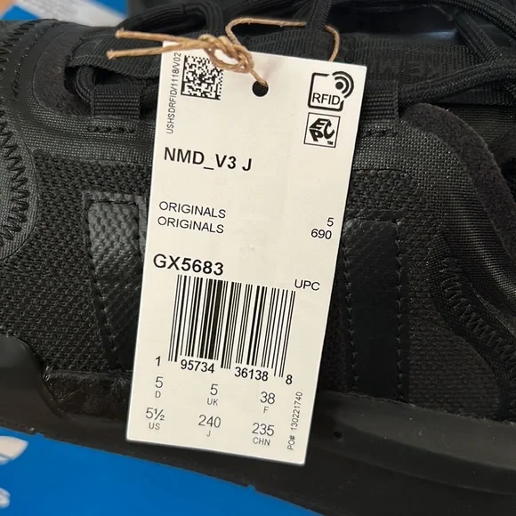NIB Adidas NMD V3 - Picture 11 of 13